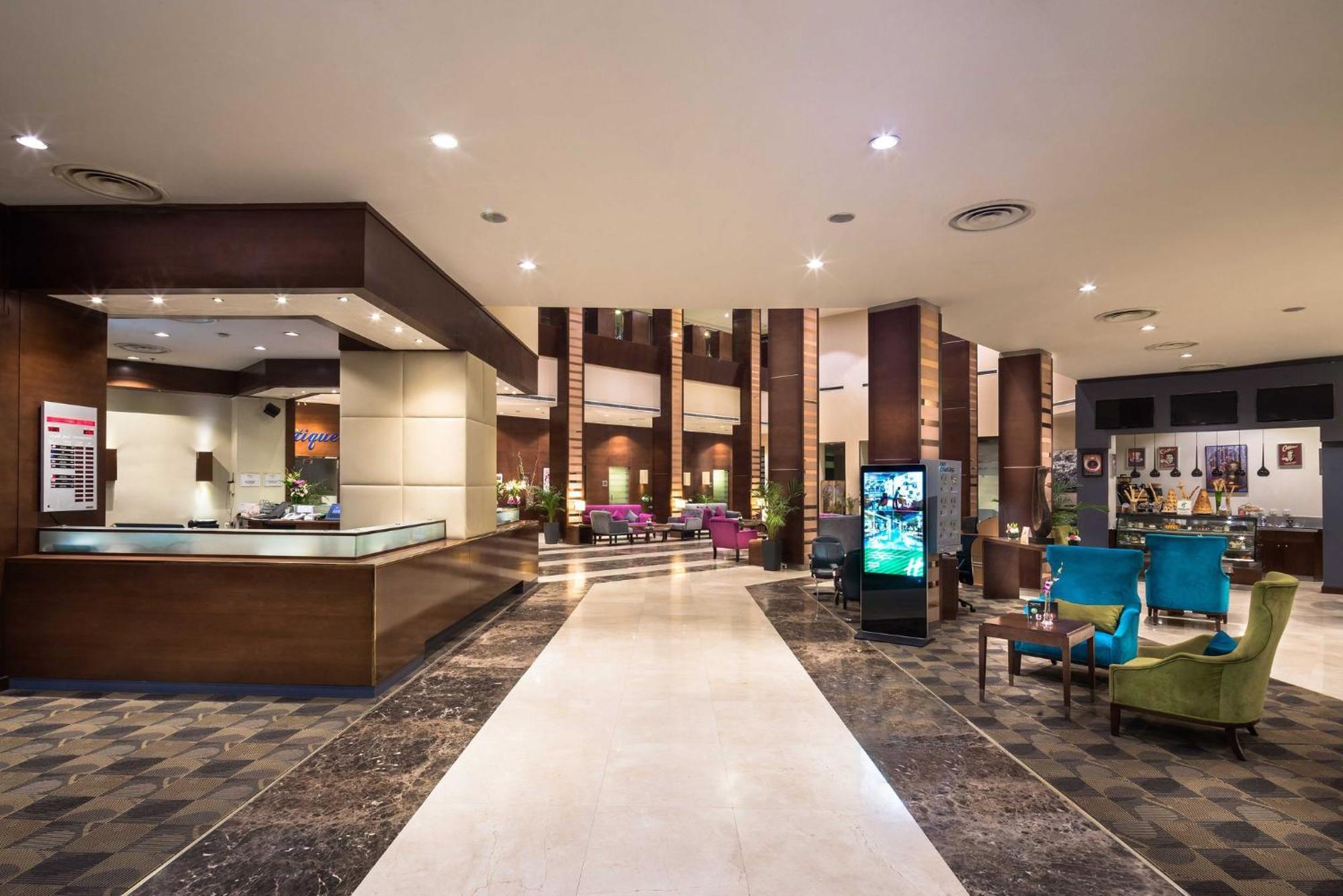 Holiday Inn Riyadh Al Qasr, An Ihg Hotel Exterior foto
